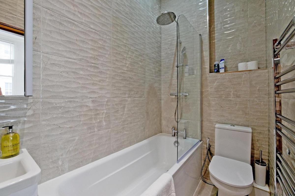 Charming 2-bed Holland Prk Rd Appartement *