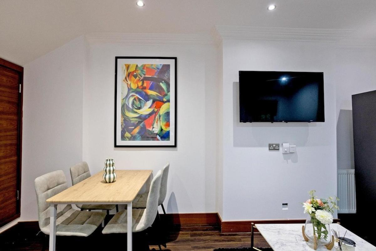 Charming 2-bed Holland Prk Rd Londres
